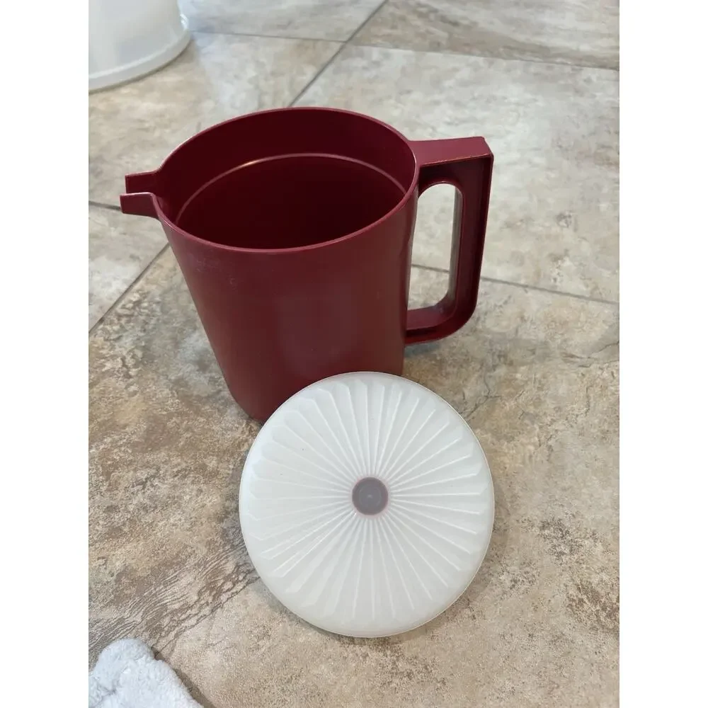 Vintage Red Tupperware 1-1/2 Quart Pitcher 1575-5 With Push Button Lid